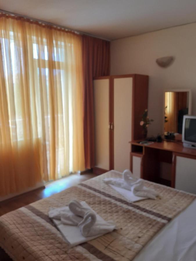 Hotel Stoyanov ラヴダ エクステリア 写真