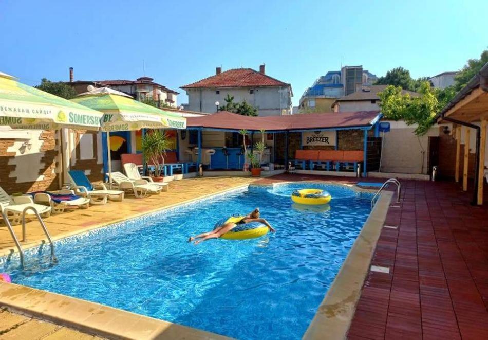 Hotel Stoyanov ラヴダ エクステリア 写真
