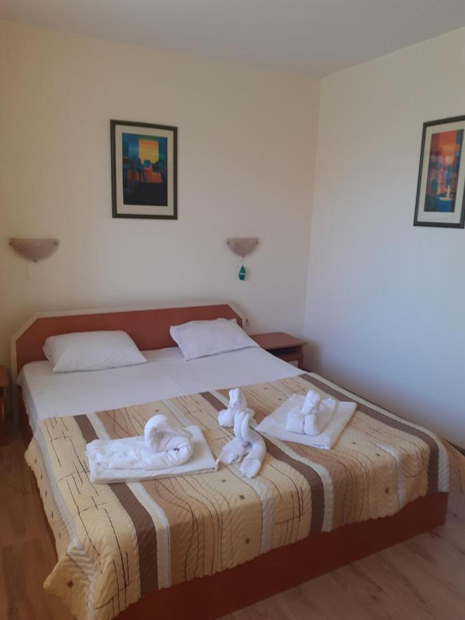 Hotel Stoyanov ラヴダ エクステリア 写真